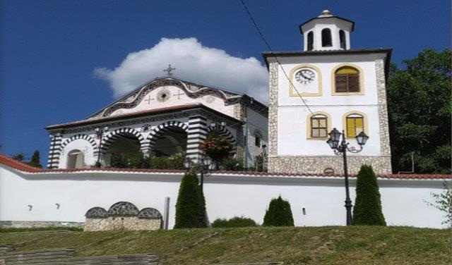    Church of Saparevo (3 min.) <BR> (get there)
